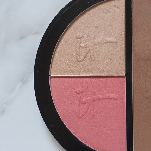 IT Cosmetics LIVE LOVE LAUGH VITALITY Face Disk (0.78 oz.) - Picture 5 of 8